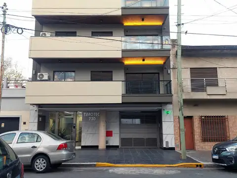 Depto. 3 Amb. con Balcón al Frente – 2° Piso