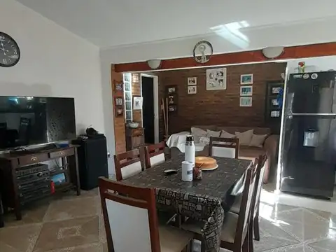 Casa 3 ambientes con 2 baños