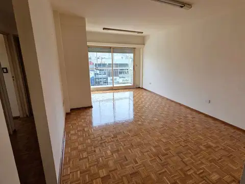 FLORES VENTA DEPTO 3 AMB +DEP-BALCON-BAULERA