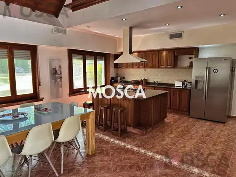 Casa en Venta en Countries y Barrios Cerrados en Moreno, USD 380.000