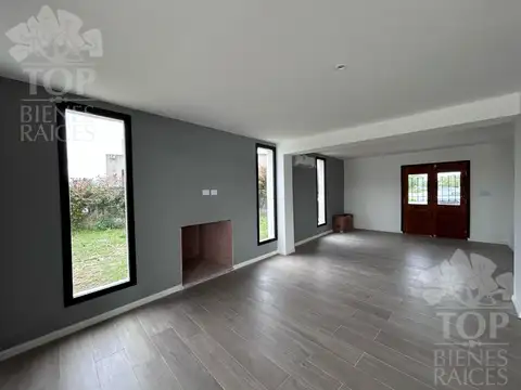 Casa 6 ambientes con 5 baños
