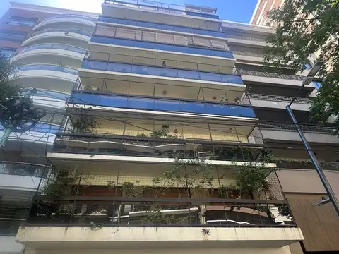 Departamento de 4 ambientes al contrafrente en excelente estado, dos baños, amplia cocina y lavadero independiente,