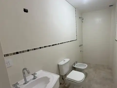 Depto Tipo Casa en Venta en Valentín Alsina, USD 62.000