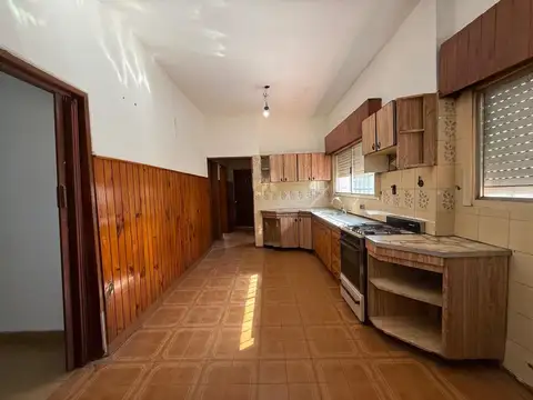 Casa 4 ambientes con 1 baño
