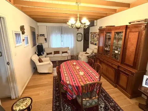 Casa 6 ambientes con 4 baños