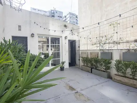 Casa 11 ambientes con 2 baños