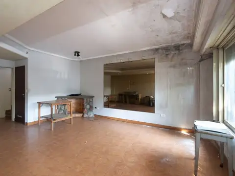 CASA IDEAL PARA RECICLAR EN LOTE 300 m2 - MUNRO