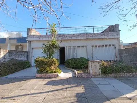 Casa 5 ambientes | patio, cochera, terraza fondo libre