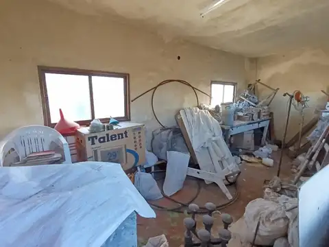 Casa 5 ambientes con 1 baño