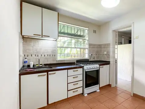 Jonas Salk al 3500 esquina San Lorenzo