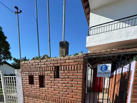 Local Comercial y Casa en venta en Barrio Exaltacion
