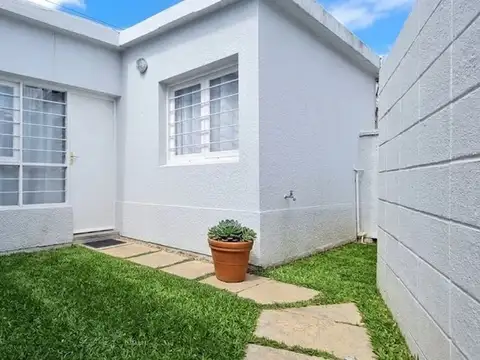 Depto Tipo Casa en Venta de 2 ambientes