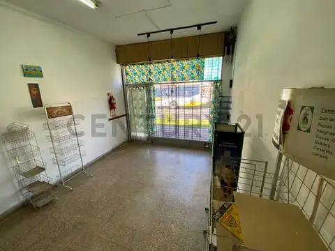 Larroque 900, Piso 0