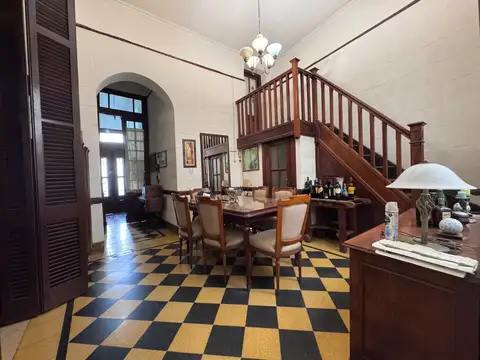 LOCAL COMERCIAL EN PLANTA BAJA. - SIN EXPENSAS.