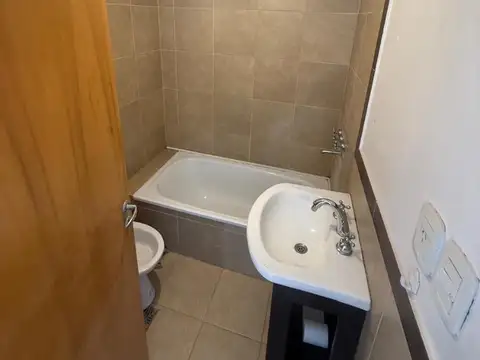 Departamento en Alquiler con 1 cochera
