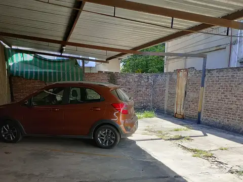 CINCO COCHERAS SOBRE LOTE PROPIO