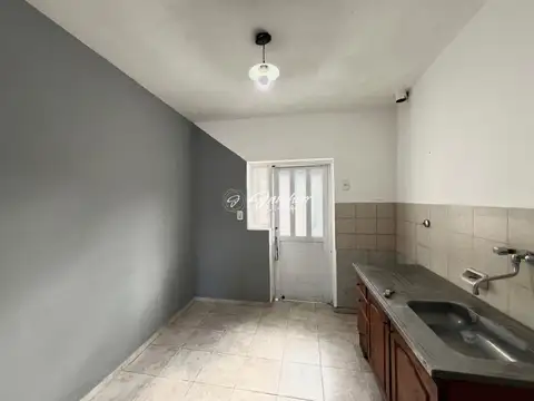 Casa 3 ambientes con 1 baño