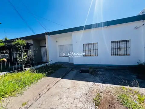 Casa En Venta En Campana BARRIO DÁLMINE OPORTUNIDAD VIVENDA CONSULTORIO VERSÁTIL