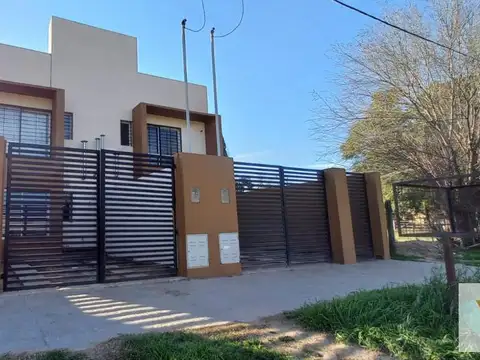 Depto Tipo Casa en Venta de 3 ambientes