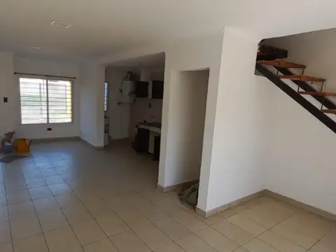 Depto Tipo Casa en Venta con 1 cocheras