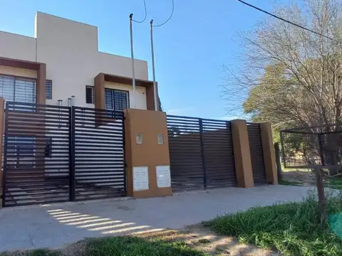 Depto Tipo Casa en Venta de 3 ambientes