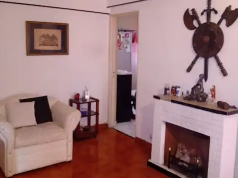 Venta Dpto. 4 Ambientes con Baulera muy luminoso