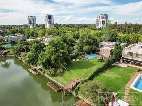 Casa en alquiler anual  en  Santa María de Tigre al río con Muebles.