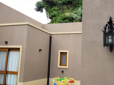 Casa 4 ambientes con 3 baños