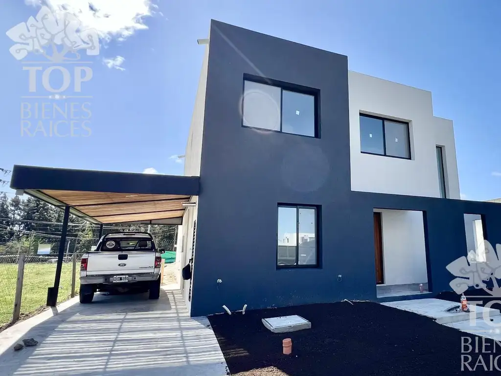 Casa - 185  m² Cubierta | 4 dormitorios | 1 año | 4 baños | 4 ambientes | 185  m² Terreno