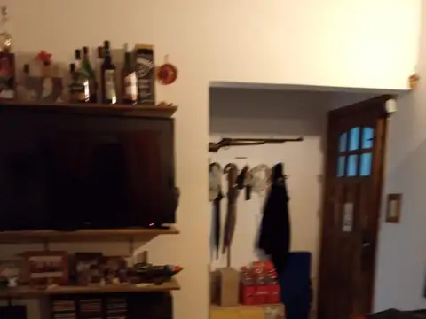 Casa en venta - 2 Dormitorios 1 Baño - Cochera - 2812Mts2 - Miramar