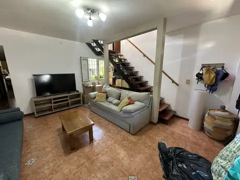 Depto Tipo Casa en Alquiler de 4 ambientes