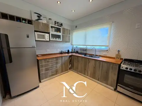 Casa 5 ambientes con 4 baños