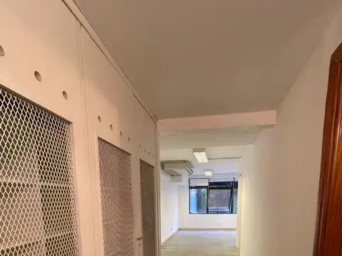 Excelente oficina centro de San Isidro 45 m2 con Cochera