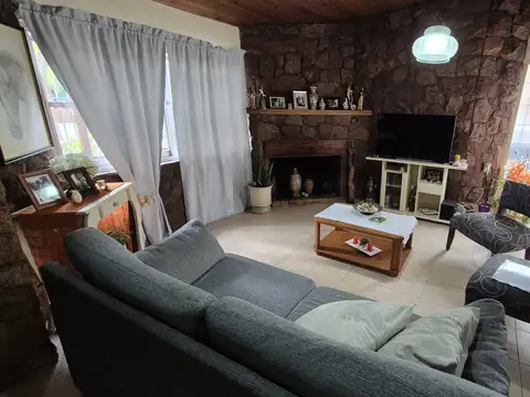Casa en VENTA de 3 dormitorios y APTA PARA CRÉDITO