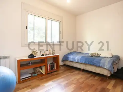 Casa en venta en Gonnet tipo duplex de 2 dormitorios