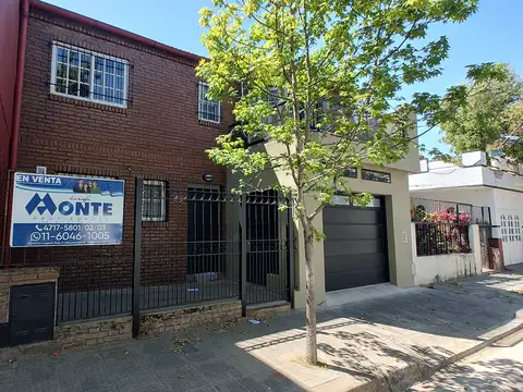 Casa en Venta 2 Plantas, 4 Dormitorios, Garage - Pasaje Niza 1741 Caba
