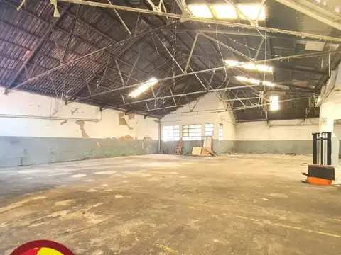 ALQUILER DE GALPON  EN VILLA LYNCH