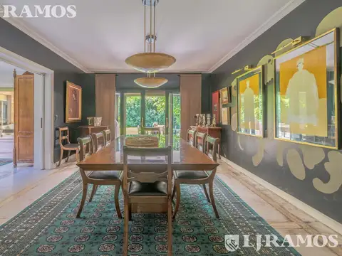 ESPECTACULAR casa con 3 suite, sobre lote de 1.800 m2 en el barrio Las Casuarinas - San Isidro.