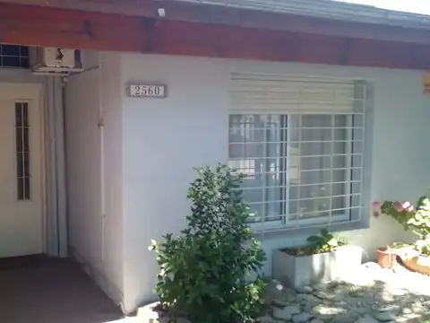 Casa en venta c/ cochera en Merlo