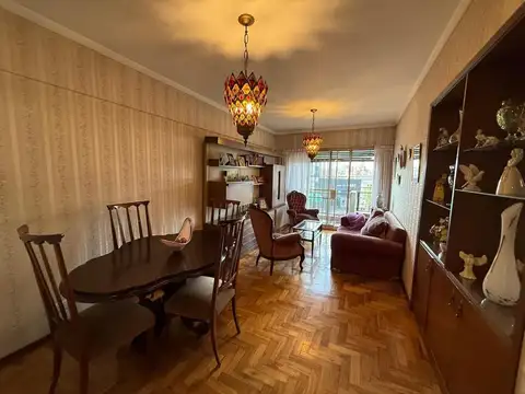 Av. Mitre 1331 , Piso 1