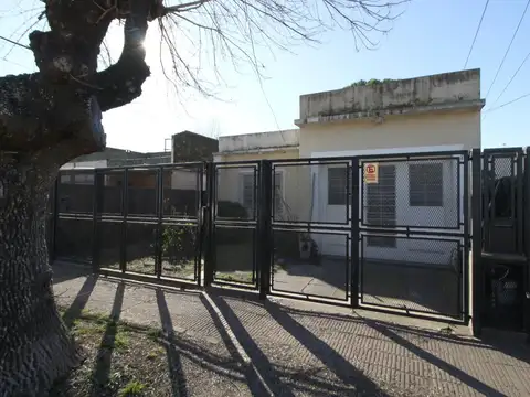 Venta Casa 4 amb+ 2 Baños c/ cochera + Parque