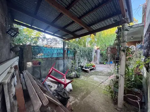 VENTA CASA 3 AMB PARQUE GALPON CASTELAR SUR