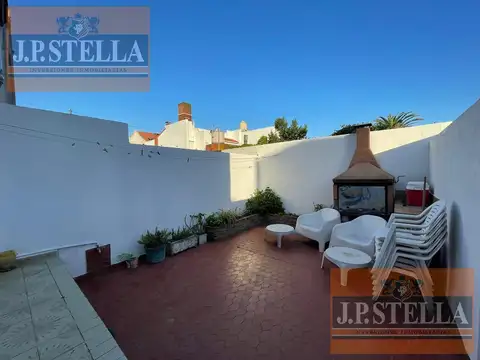 Duplex 4 Ambientes c/ cochera - 100 m² Cub.- Villa Sarmiento
