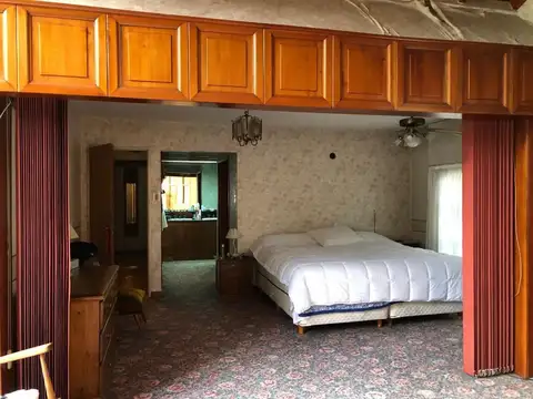 Casa quinta  a metros de  N. Repetto - Hurlingham