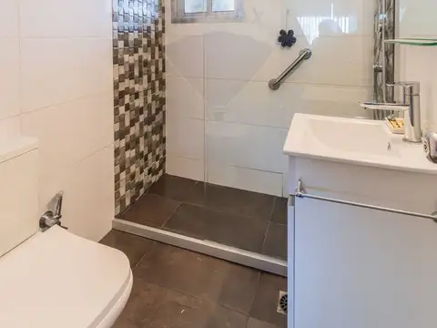 Departamento 6 ambientes con 2 baños