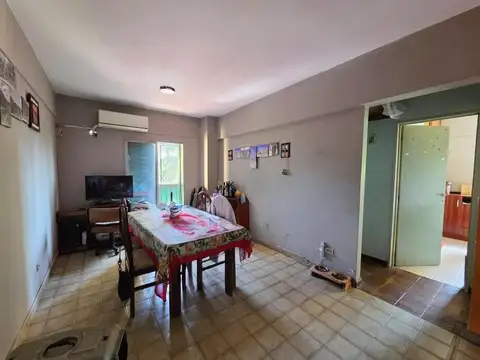 Av. Gral. Paz 15200, Piso 2