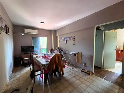 Av. Gral. Paz 15200, Piso 2