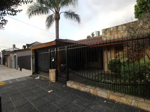 OPORTUNIDAD VENTA CHALET 4 AMBIENTES ESCUCHA OFERTA