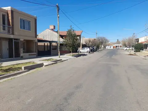 EXCELENTE CASA EN VENTA  EN MAIPU 