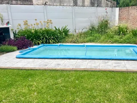 Casa en Venta en Ezpeleta Oeste, USD 190.000